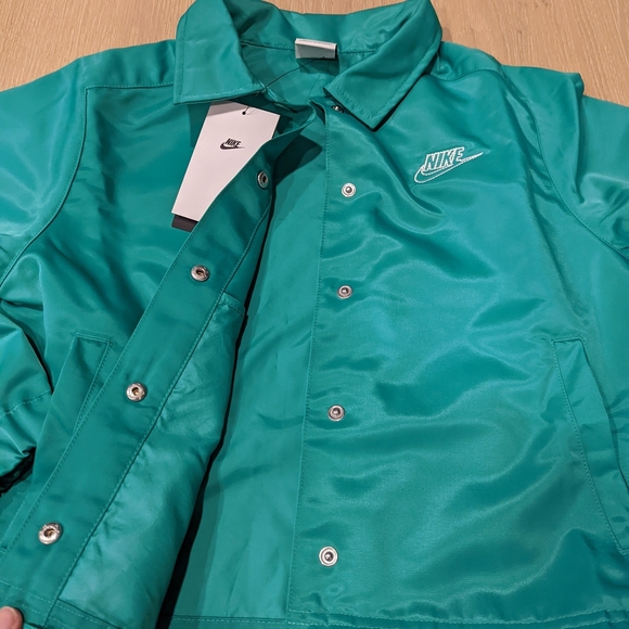 Nike Kelly Green Jacket - Picture 6 of 7